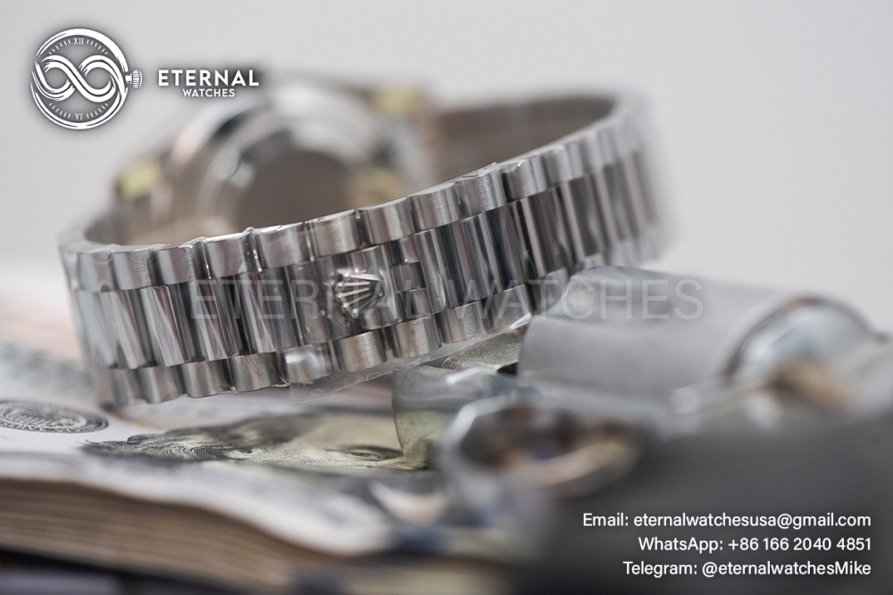 ROLEX - SUPER CLONE DayDate 228239 40mm SS/SS White/Rmn VSF V2 DD3255 (Weight Adjusted)