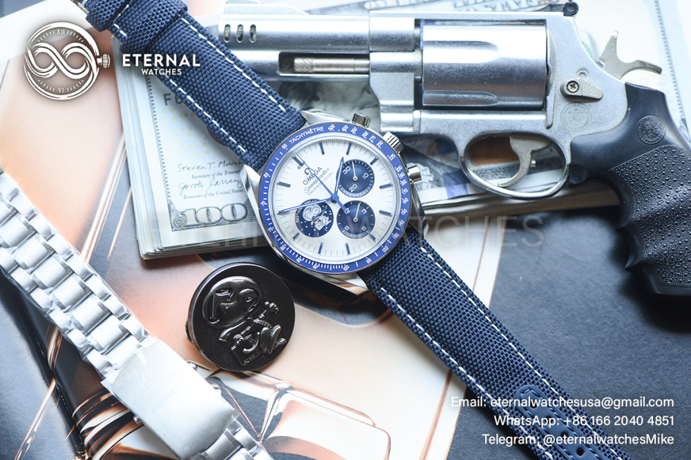 OMEGA - Speed Master Professional “Silver Snoopy Award” 50th Anniversary GSF A7750