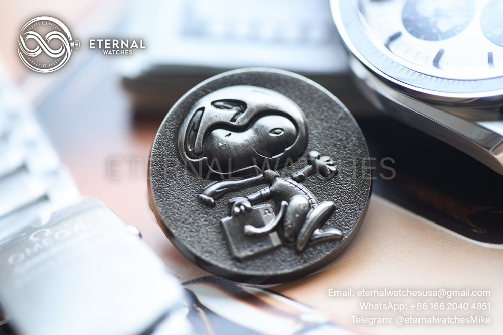 OMEGA - Speed Master Professional “Silver Snoopy Award” 50th Anniversary GSF A7750