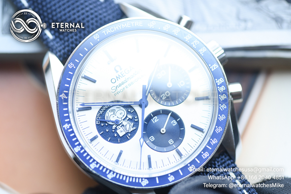 OMEGA - Speed Master Professional “Silver Snoopy Award” 50th Anniversary GSF A7750