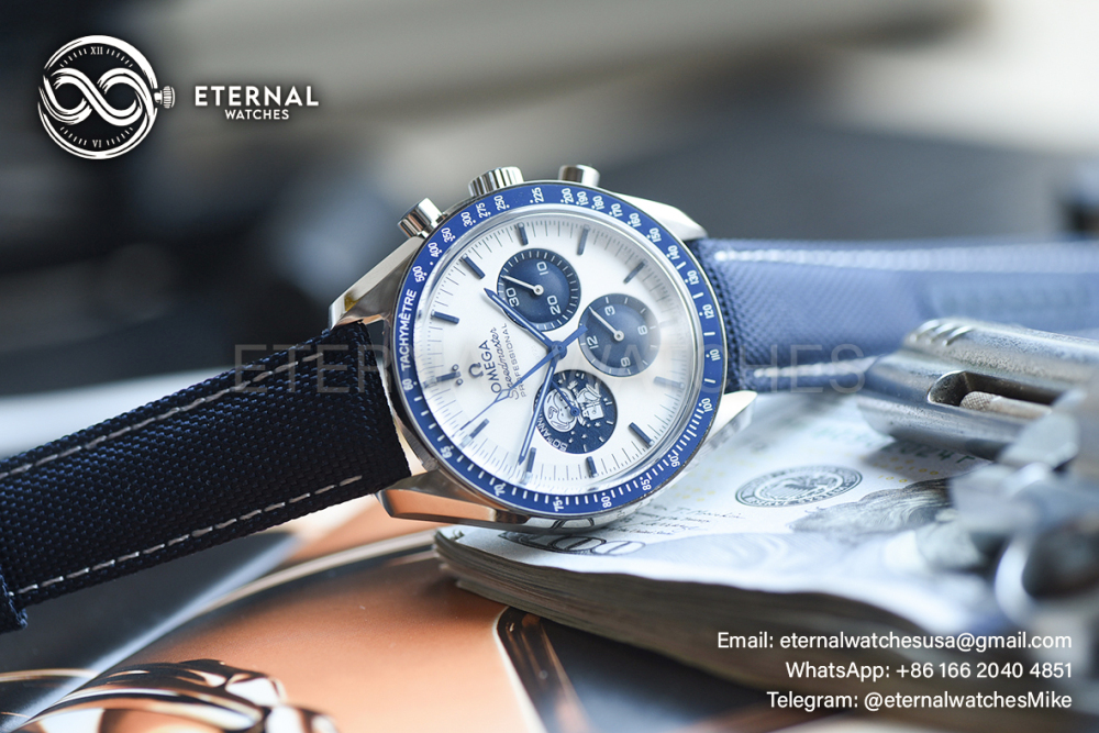 OMEGA - Speed Master Professional “Silver Snoopy Award” 50th Anniversary GSF A7750