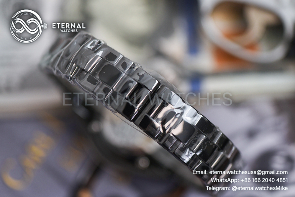 CHANEL - J12 Ladies 33mm Black Cer/Cer Black/Num XF Swiss Quartz