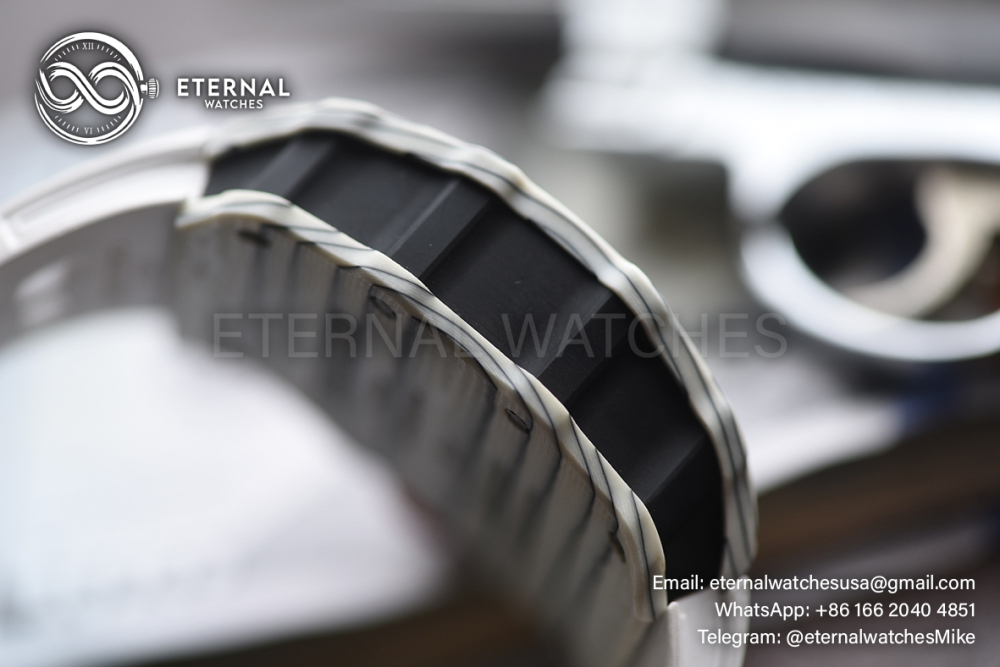 RICHARD MILLE - ETERNAL WATCHES ULTRA MOD 99.9% RM35-01 White NTPT