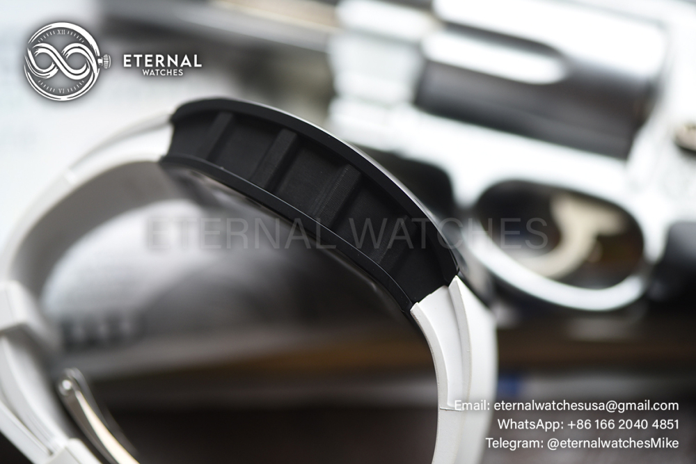 RICHARD MILLE - ETERNAL WATCHES ULTRA MOD 99% RM35-01 Black Ceramic White