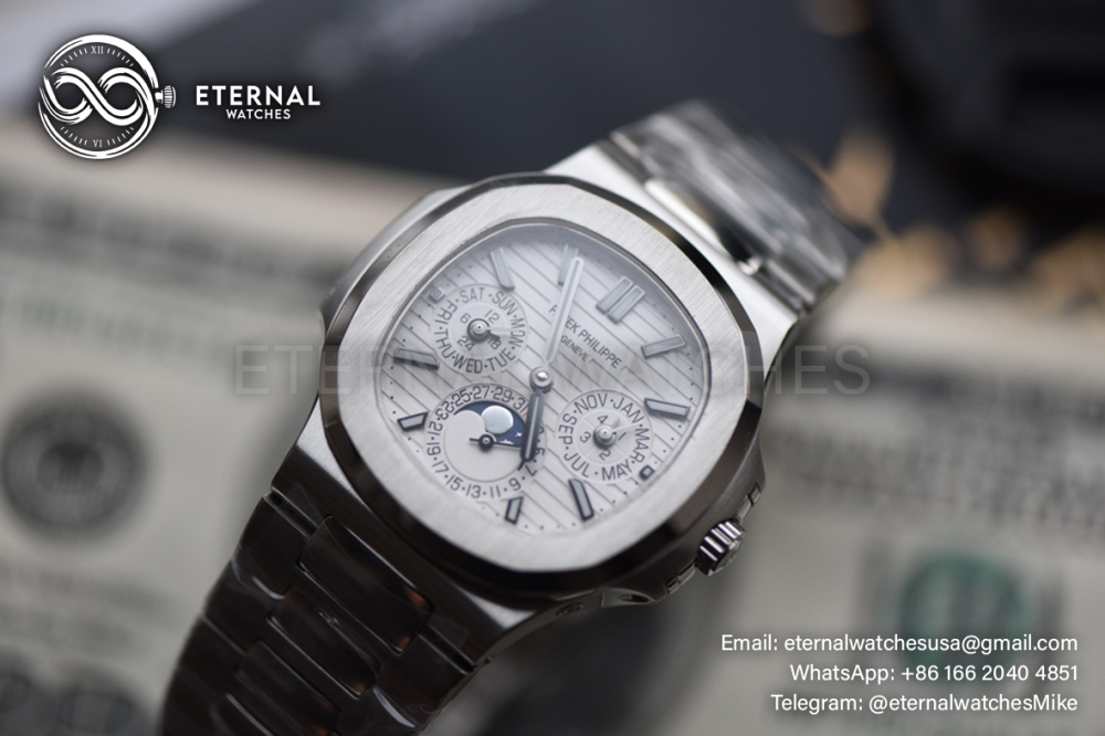 PATEK PHILIPPE - Nautilus 40mm 5740 SS/SS White/Stk TWF A240
