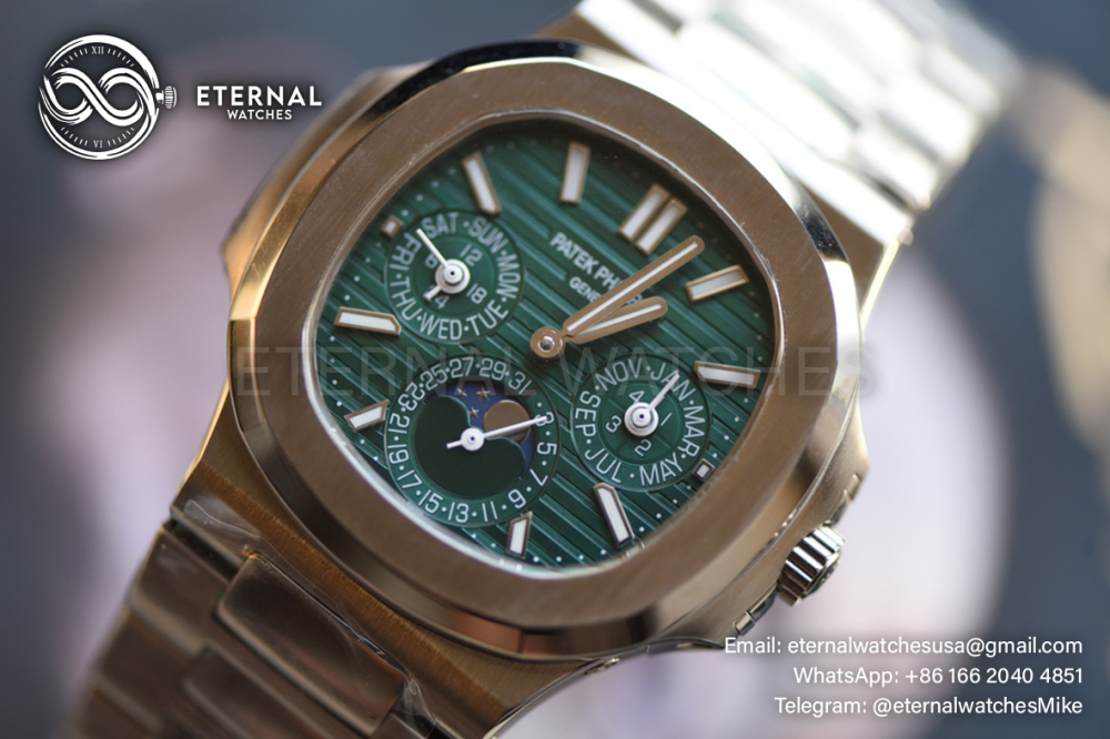 PATEK PHILIPPE - Nautilus 40mm 5740 SS/SS Green/Stk TWF A240