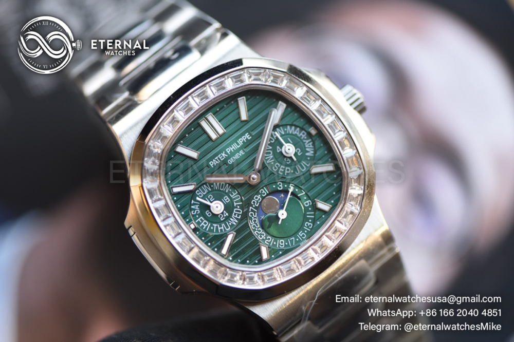 PATEK PHILIPPE - Nautilus 40mm 5740 SS/SS Green/Stk diamonds TWF A240