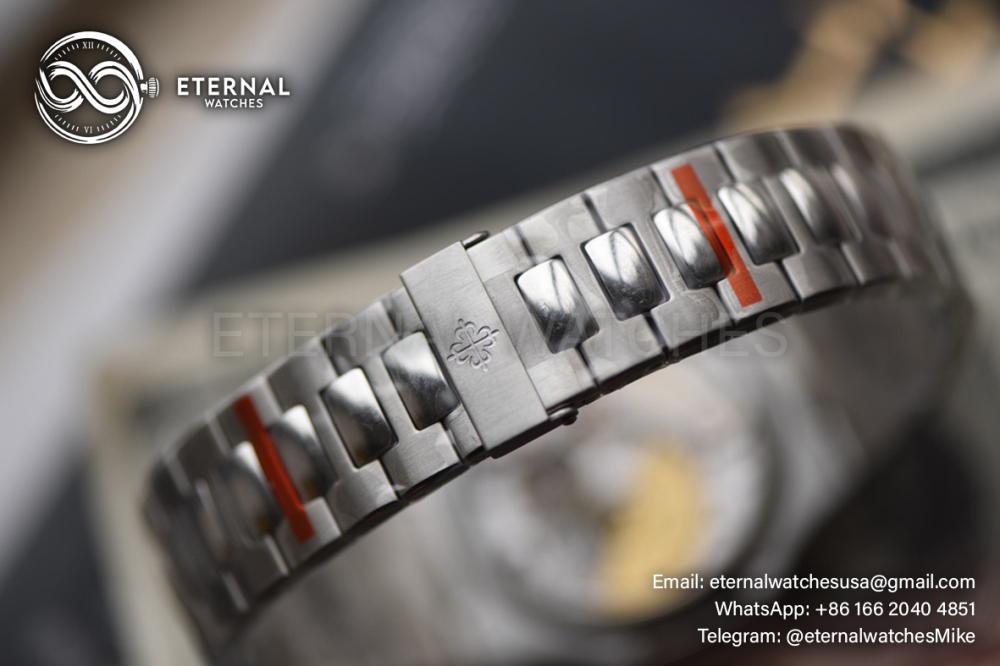 PATEK PHILIPPE - Nautilus 40mm 5740 SS/SS Green/Stk diamonds TWF A240