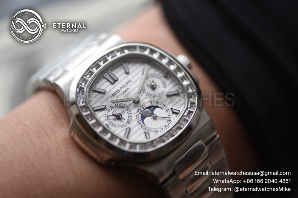PATEK PHILIPPE - Nautilus 40mm 5740 SS/SS White/Stk diamonds TWF A240