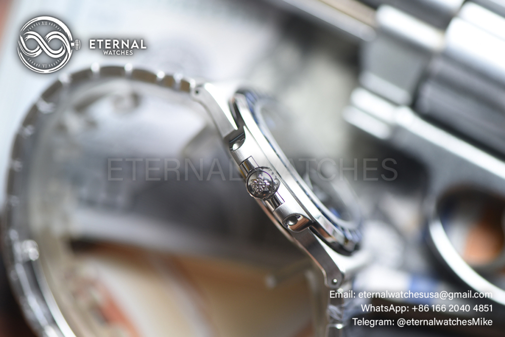 PATEK PHILIPPE - SUPER MOD Nautilus 5711 40mm SS/SS Blue Gems (SW Dial)