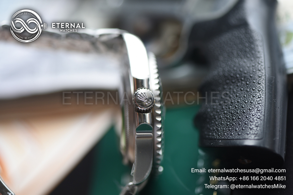 ROLEX - SUPER CLONE Submariner 116610LV Hulk 40mm SS/SS Green Dial VSF VS3135