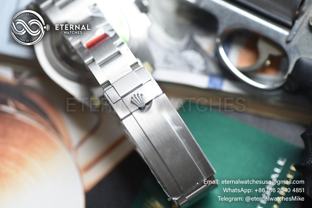 ROLEX - SUPER CLONE Submariner 116610LV Hulk 40mm SS/SS Green Dial VSF VS3135