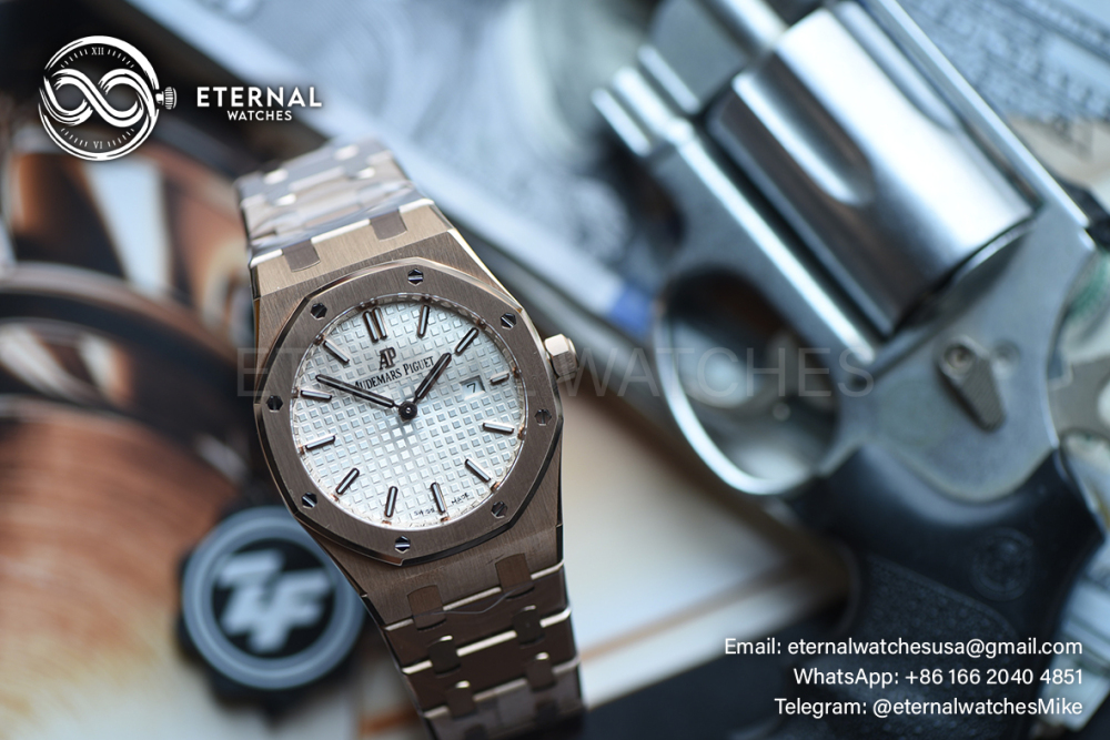 AUDEMARS PIGUET - SUPER CLONE Royal Oak Ladies 67650 33mm RG/RG White ZF Swiss Qtz