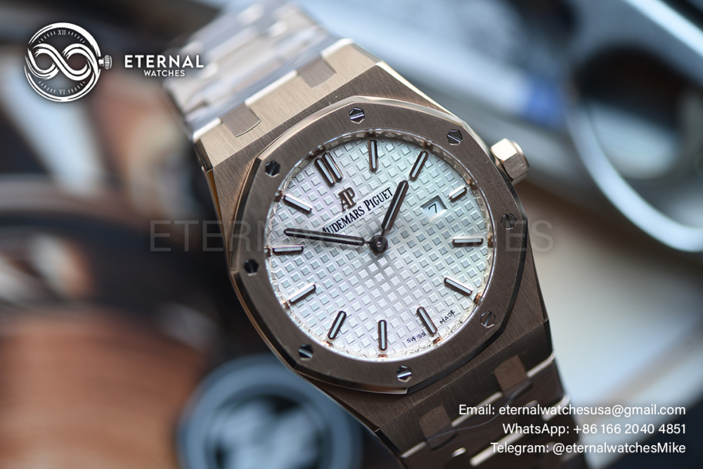 AUDEMARS PIGUET - SUPER CLONE Royal Oak Ladies 67650 33mm RG/RG White ZF Swiss Qtz