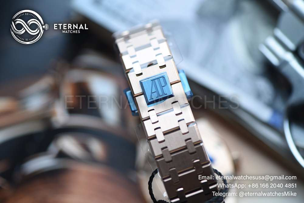 AUDEMARS PIGUET - SUPER CLONE Royal Oak Ladies 67650 33mm RG/RG White ZF Swiss Qtz