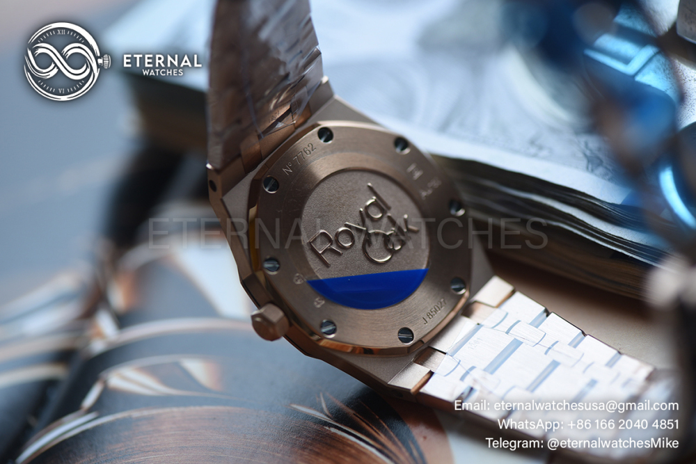 AUDEMARS PIGUET - SUPER CLONE Royal Oak Ladies 67650 33mm RG/RG White ZF Swiss Qtz