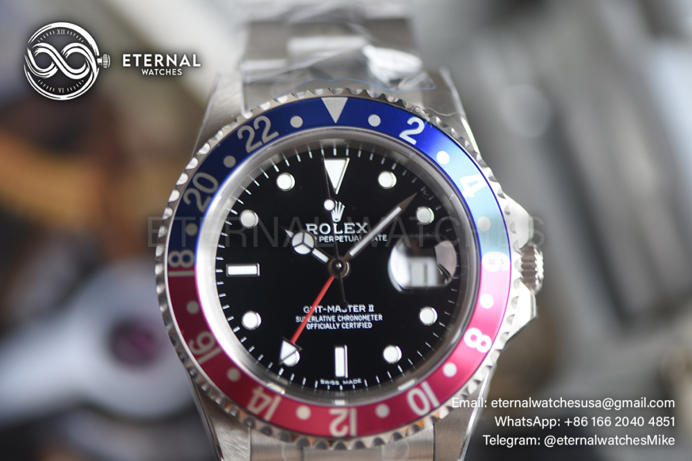 ROLEX - Vintage GMT Master II 126710 Pepsi Oyster 40mm SS/SS Black 3255