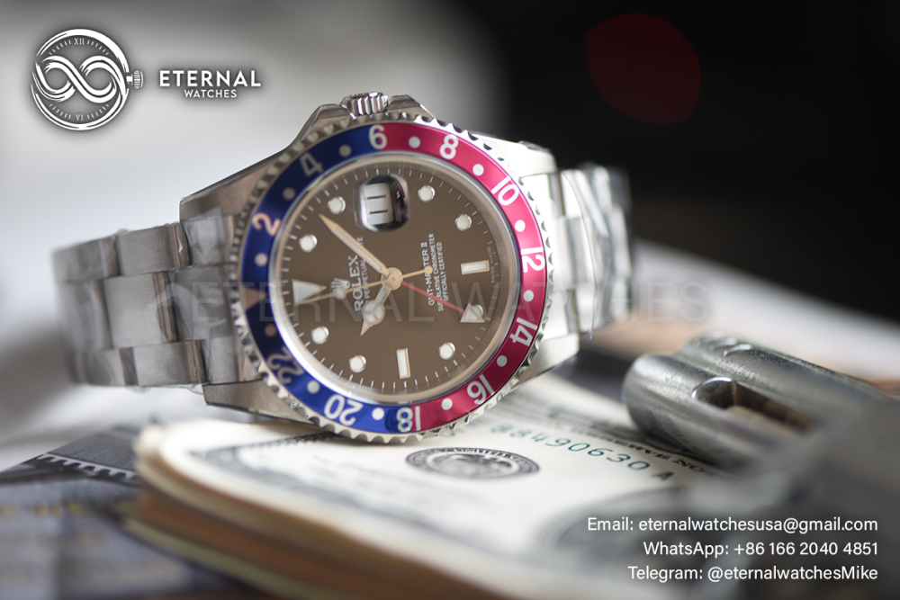 ROLEX - Vintage GMT Master II 126710 Pepsi Oyster 40mm SS/SS Black 3255