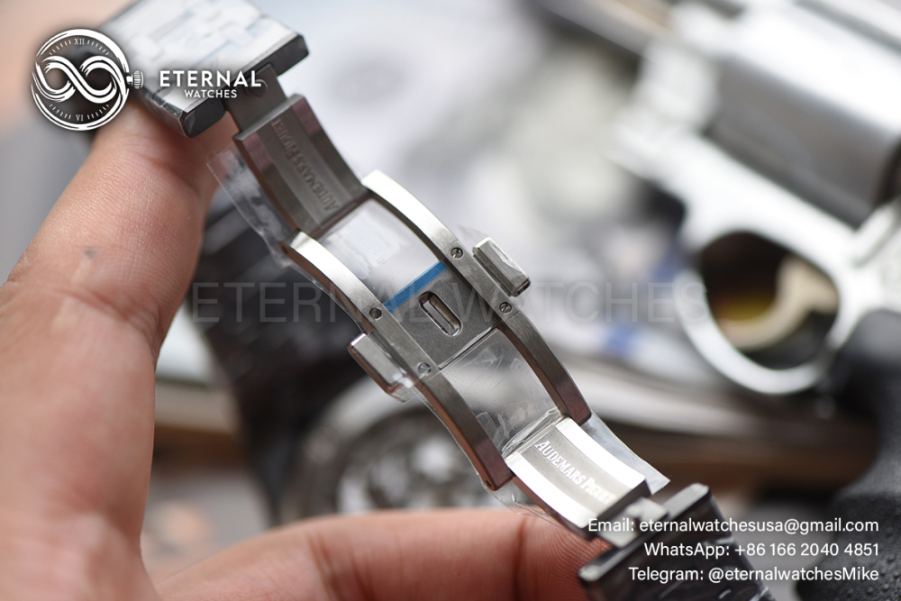 AUDEMARS PIGUET - SUPER CLONE Royal Oak Chronograph 26240CE 41mm Cer/Cer Black Dial ZF 4401 (Free Sprung)