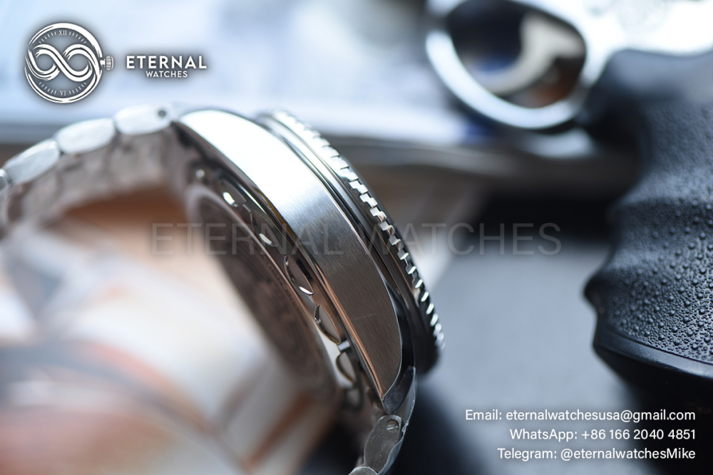 OMEGA - SUPER CLONE Planet Ocean Ultra Deep 45.5mm SS/SS Blue Ombre Dial (Original Set)