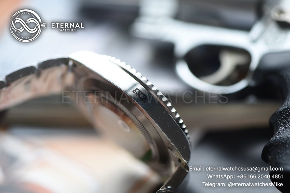 ROLEX - SUPER CLONE Submariner 126619LB 41mm YG/SS Black/Blue VSF V2 DD3235 (Weight Adjusted)