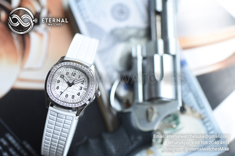 PATEK PHILIPPE - Aquanaut Ladis 5067A 35.6mm Dia SS/RU White Dial ZF Quartz