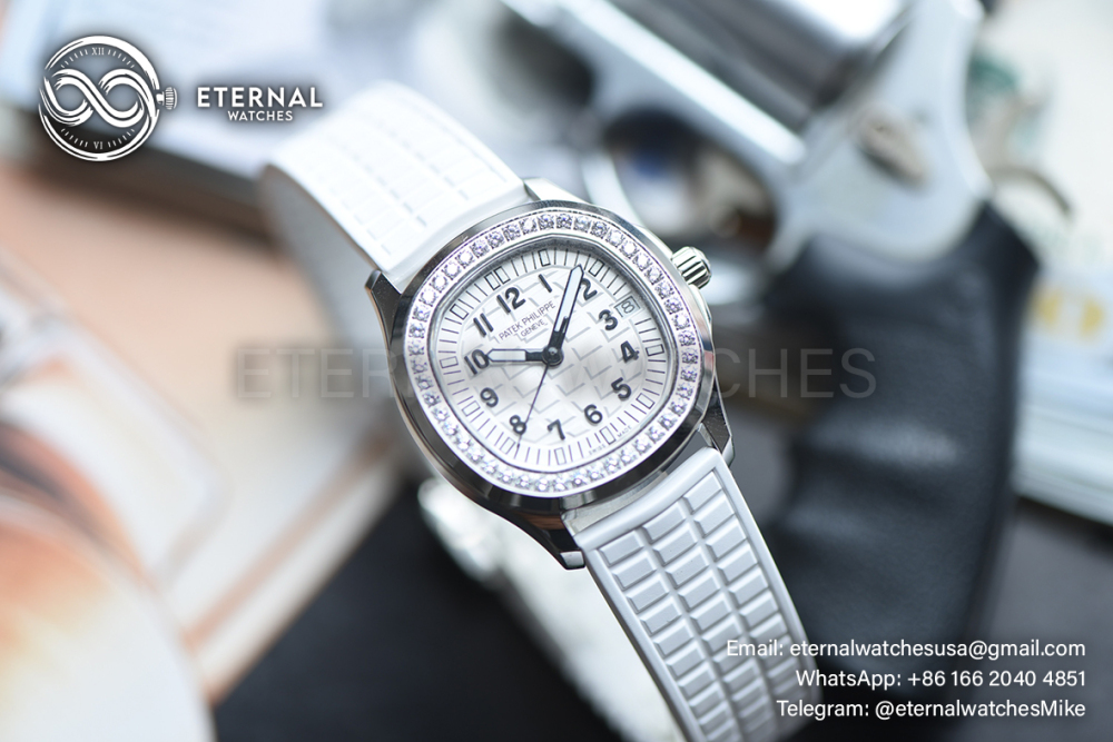 PATEK PHILIPPE - Aquanaut Ladis 5067A 35.6mm Dia SS/RU White Dial ZF Quartz
