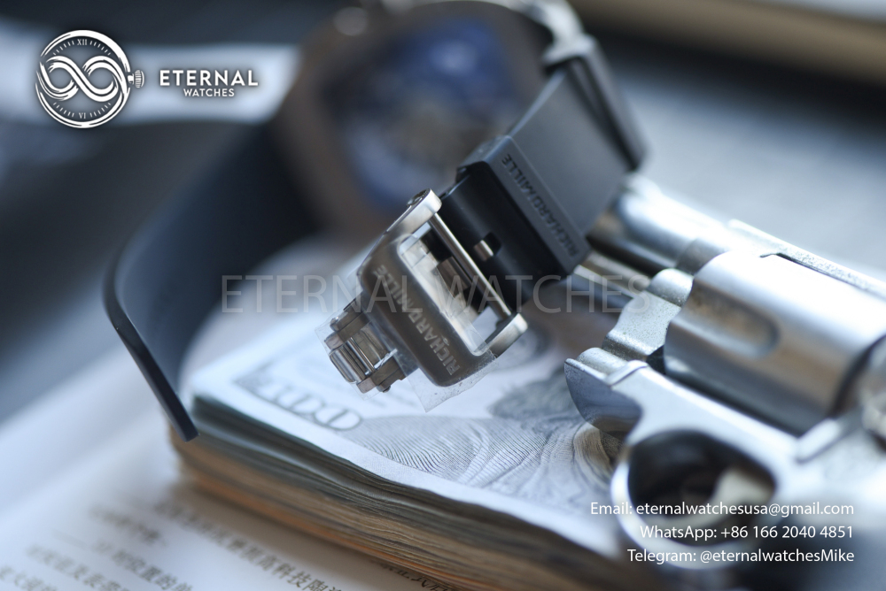 RICHARD MILLE - VAUCHER SUPER CLONE RM67-01 Titanium Automatic Winding Extra Flat