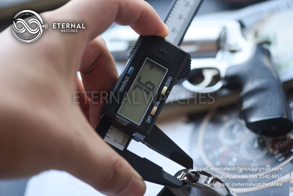 RICHARD MILLE - VAUCHER SUPER CLONE RM67-01 Titanium Automatic Winding Extra Flat