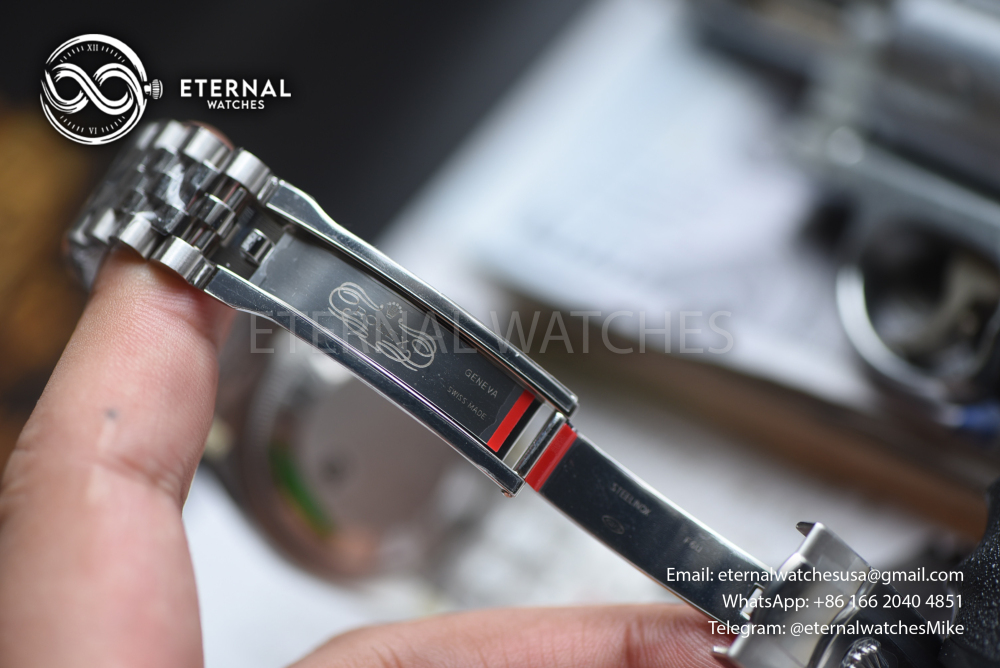 ROLEX - SUPER CLONE DateJust 126334 41mm SS/STK Silver Dial V2 VSF 3235