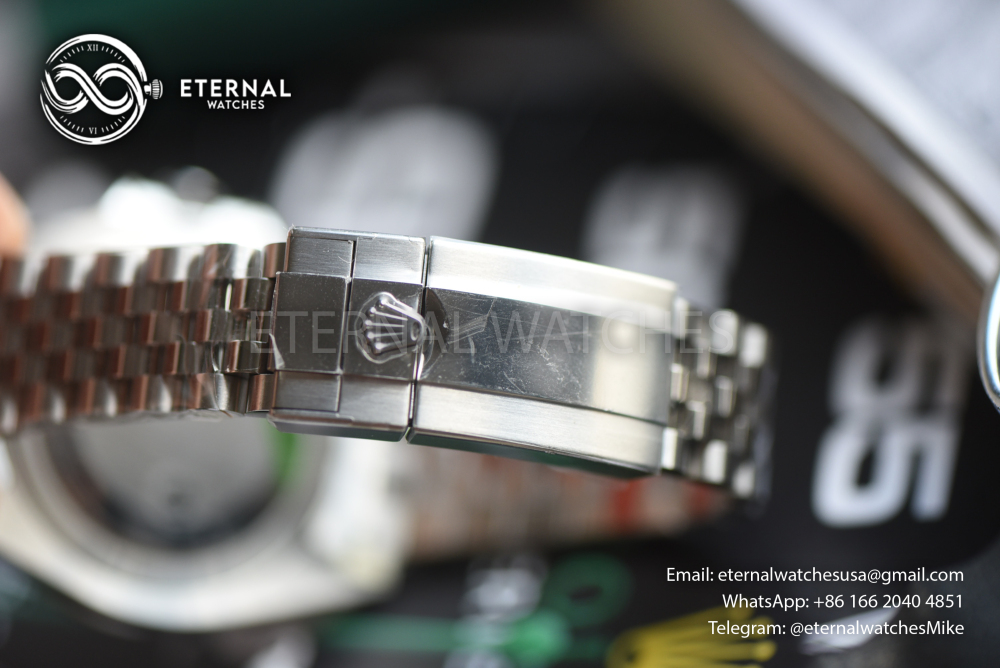 ROLEX - SUPER CLONE GMT Master II 126710 Bruce Wayne 40mm Jubilee SS/SS Black Dial VSF V3 DD3285 (Free Sprung)