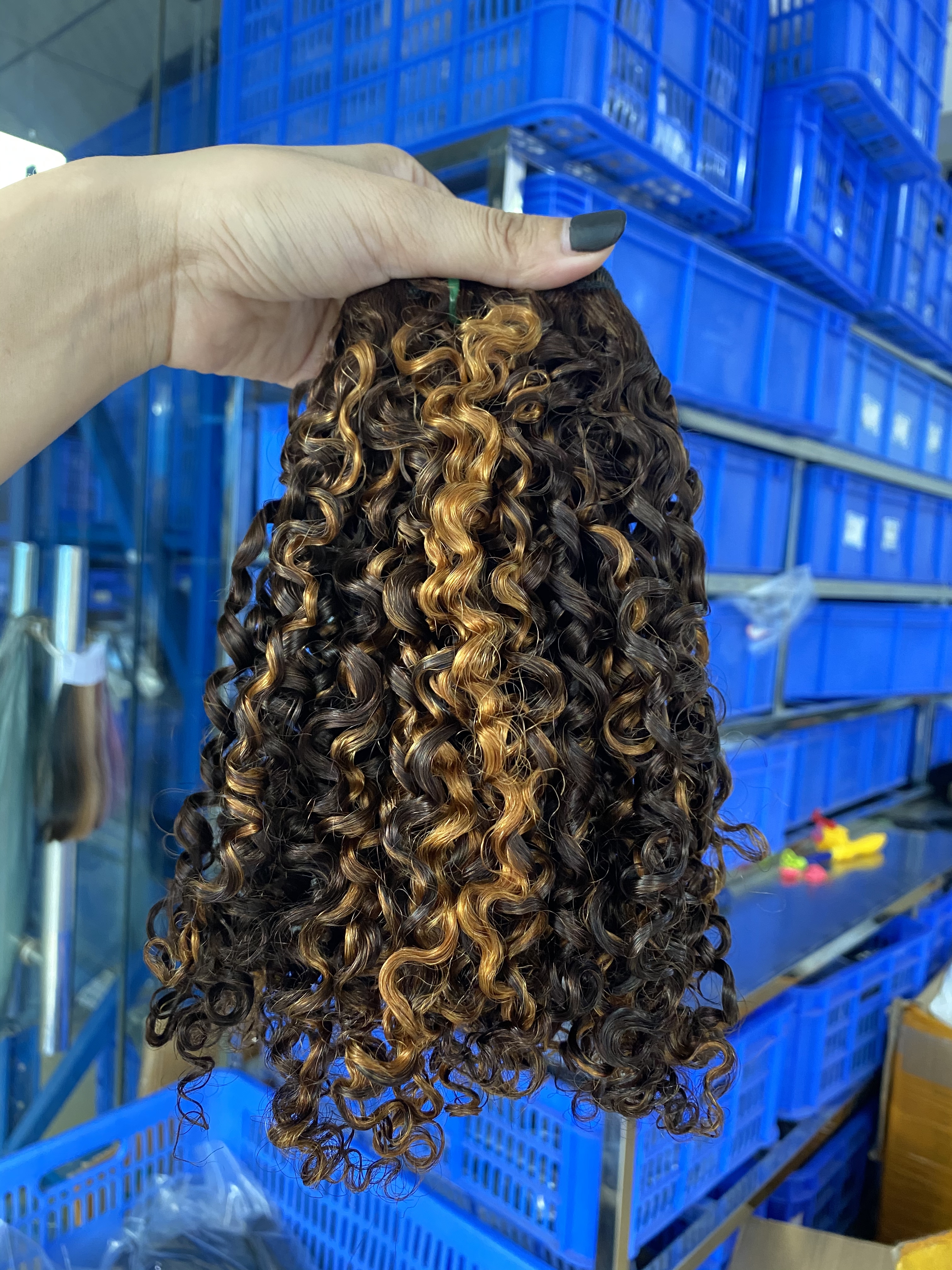 High-quality Indian virgin hair tie, super double-stretched fairy curls, natural black.