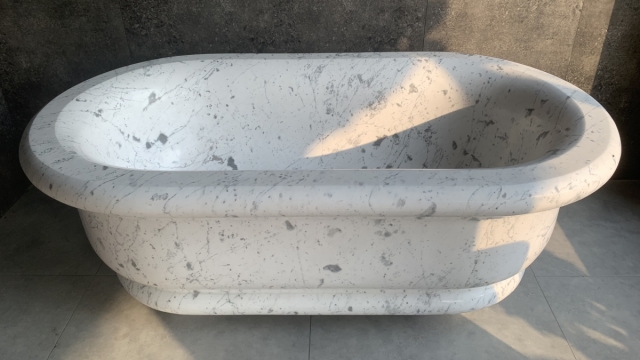 Staturio Marble Bathtub