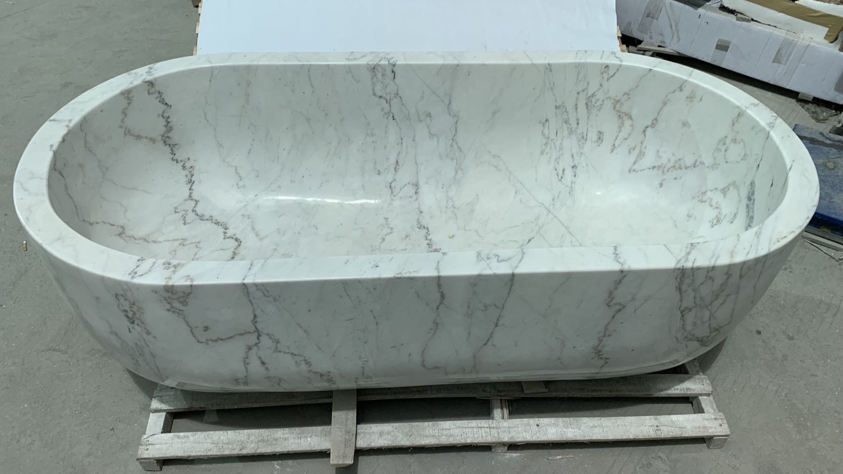 Carrara Bathtub