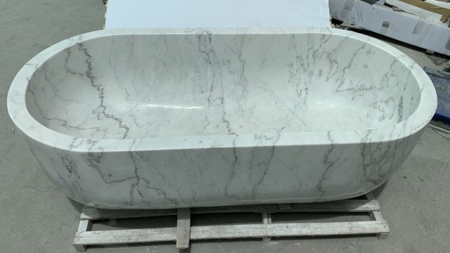 Carrara Bathtub