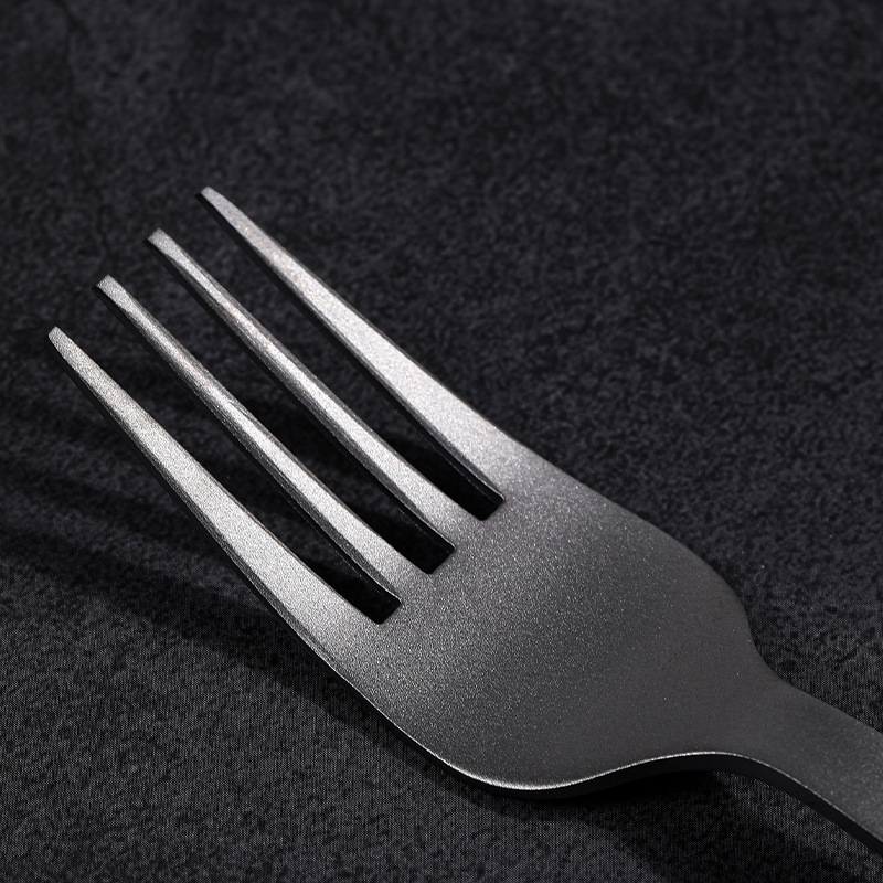 Titanium tableware