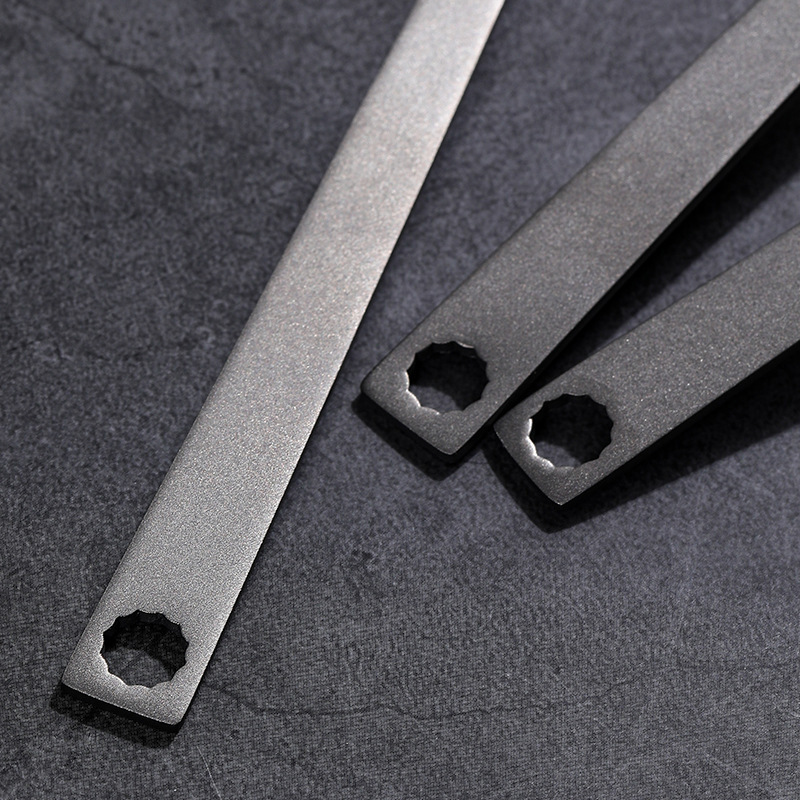 Titanium tableware