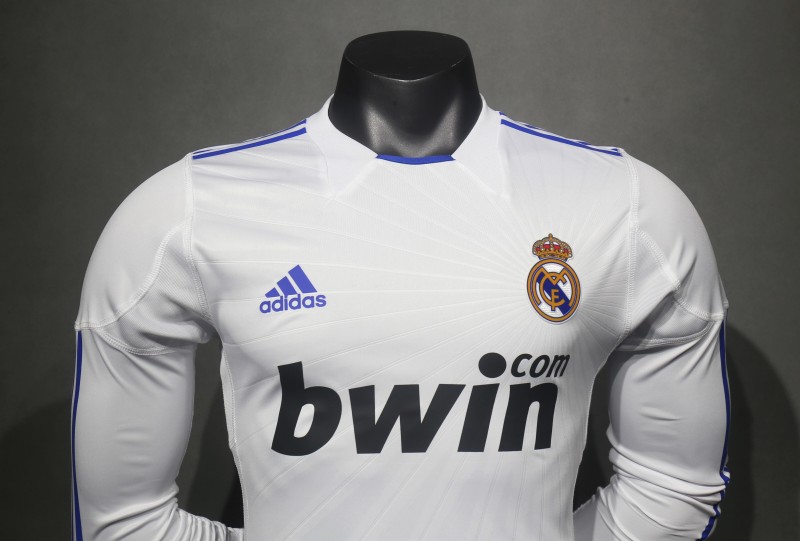 2010/11 Real Madrid Home Retro Jersey Player Version Long Sleeve