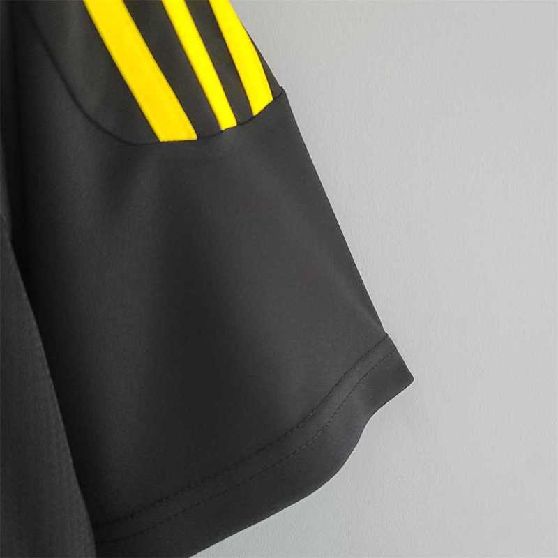 2011/12 Real Madrid Retro Jersey Goalkeeper Black