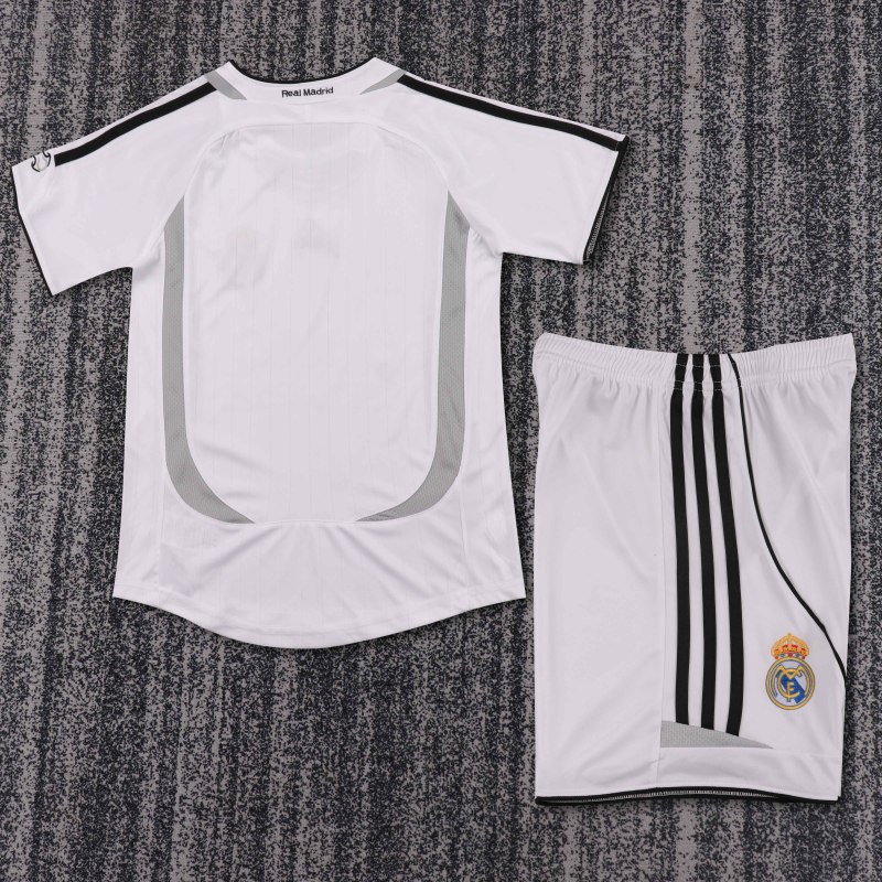 2006/07 Real Madrid Retro Kids Jersey Home size:16-28