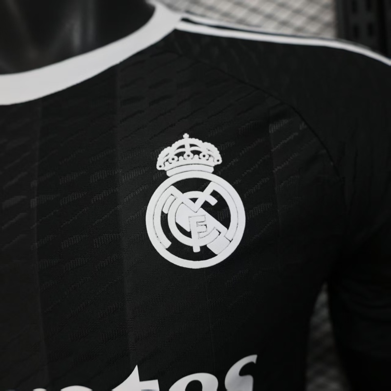 2025/26 Real Madrid Goalkeeper Player Version