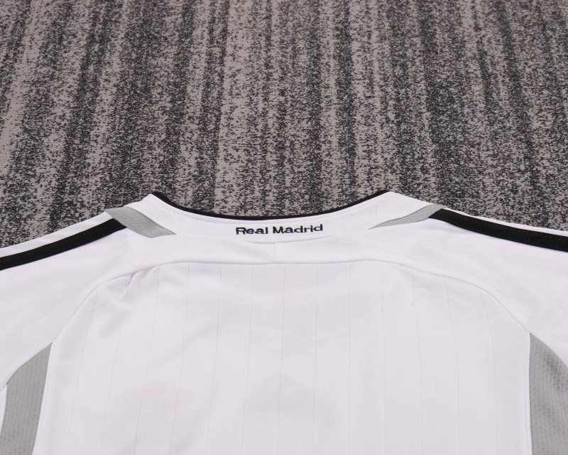 2006/07 Real Madrid Retro Kids Jersey Home size:16-28