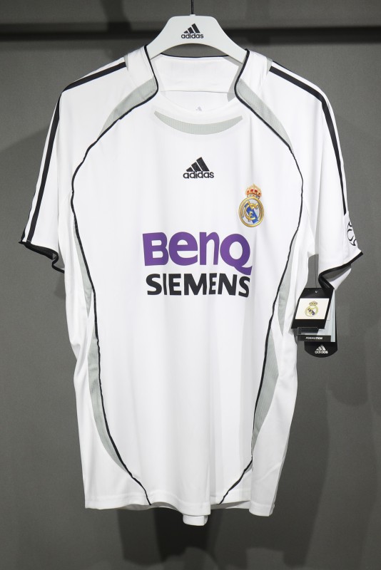 2006/07 Real Madrid Home Retro Jersey Player Version 