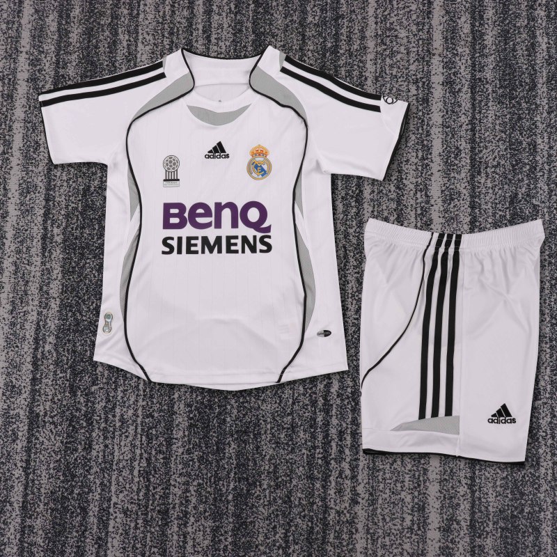 2006/07 Real Madrid Retro Kids Jersey Home size:16-28