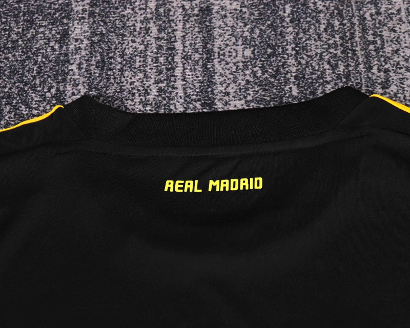 2011/12 Real Madrid Retro Kids Jersey Goalkeeper Black