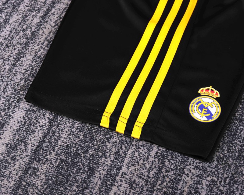 2011/12 Real Madrid Retro Kids Jersey Goalkeeper Black