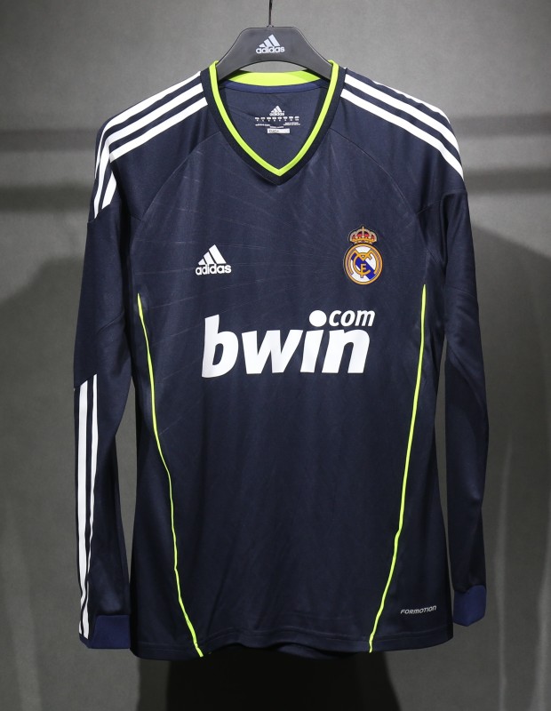 2010/11 Real Madrid Away Retro Jersey Player Version Long Sleeve