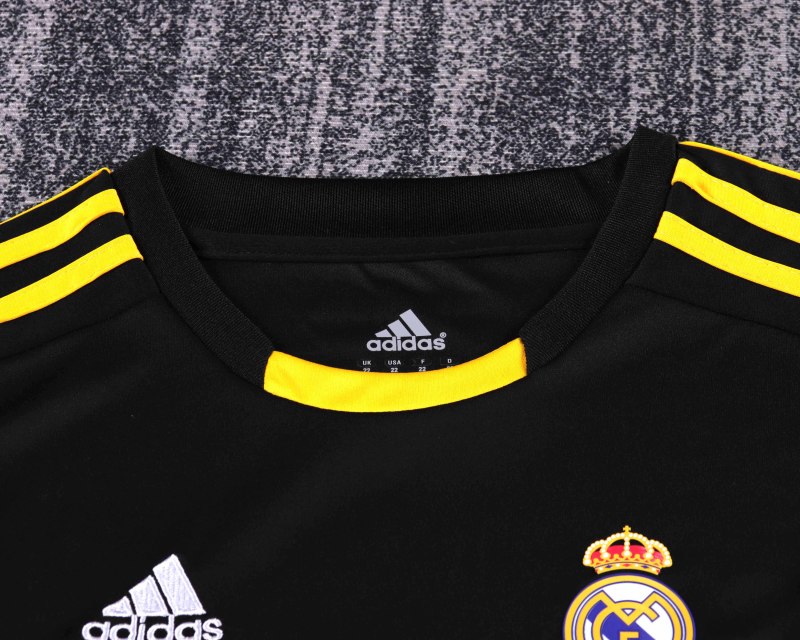 2011/12 Real Madrid Retro Kids Jersey Goalkeeper Black