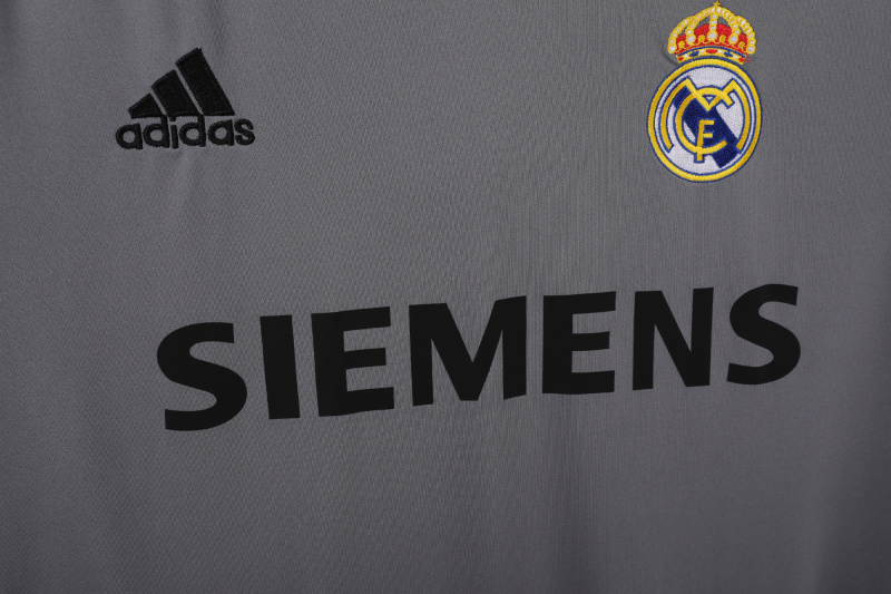 2005/06 Real Madrid Third Away Retro Jersey 