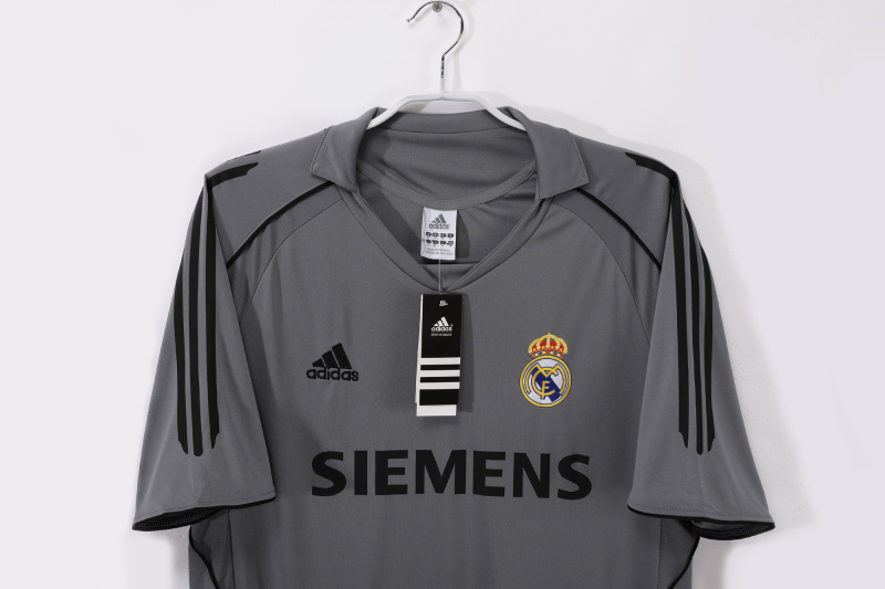 2005/06 Real Madrid Third Away Retro Jersey 